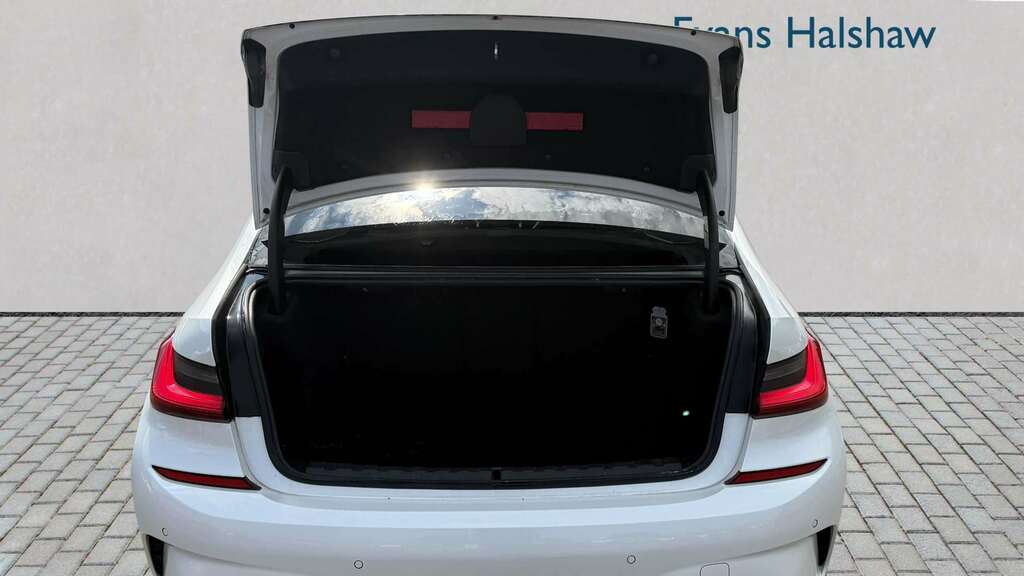 BMW 3 Series 320D Xdrive M Sport White #9