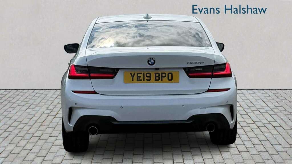 BMW 3 Series 320D M Sport 2019 White #3