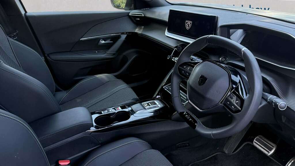 Peugeot e-2008 100Kw Gt 50Kwh 2024 White #4