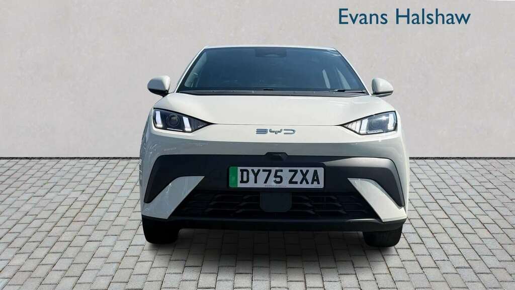 Byd Dolphin 65Kw Boost 43Kwh 2025 White #4