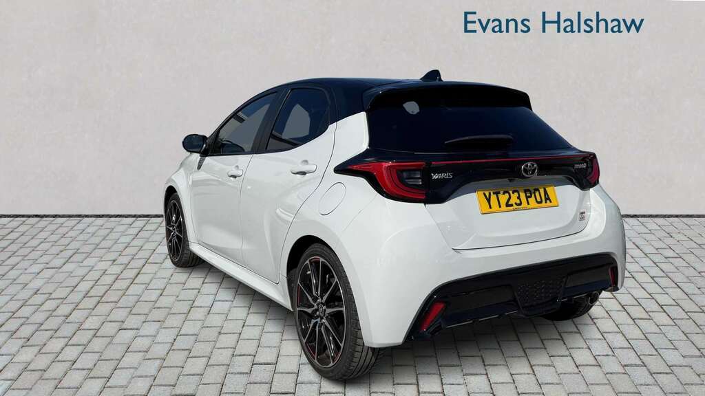 Toyota Yaris Excel Red #3