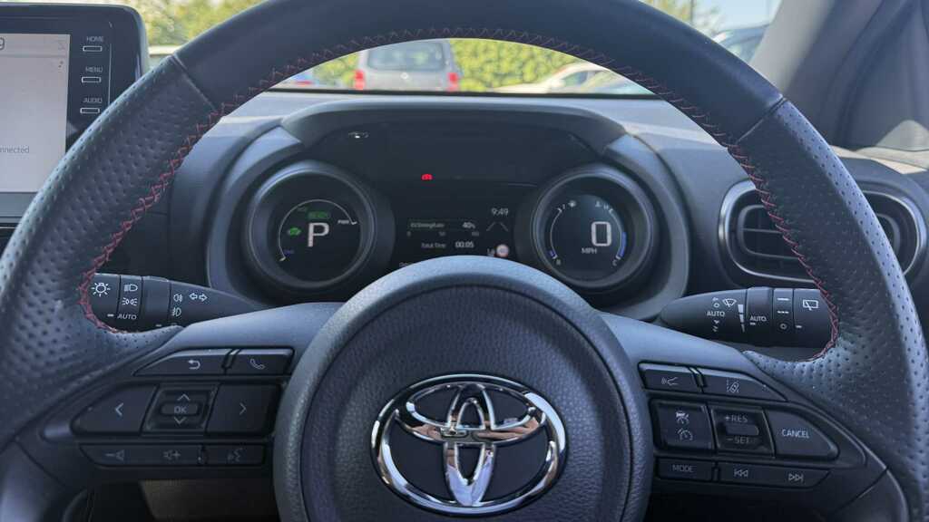 Toyota Yaris Excel Red #6
