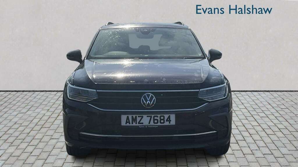 Volkswagen Tiguan 1.5 Tsi 150 Life Dsg 2023 AMZ7684 Black #4