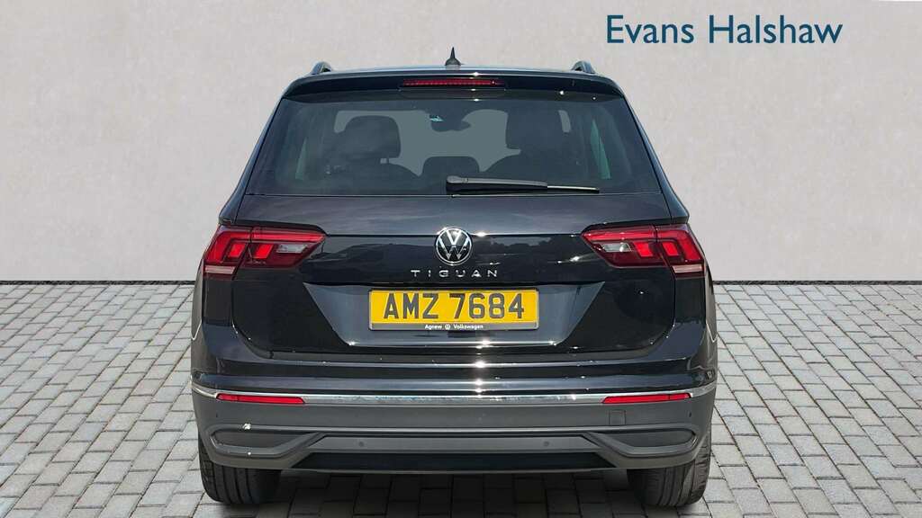 Volkswagen Tiguan 1.5 Tsi 150 Life Dsg 2023 AMZ7684 Black #5