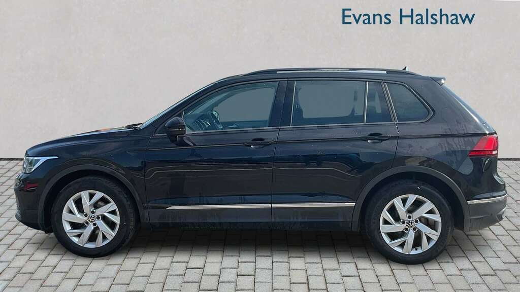 Volkswagen Tiguan 1.5 Tsi 150 Life Dsg 2023 AMZ7684 Black #3