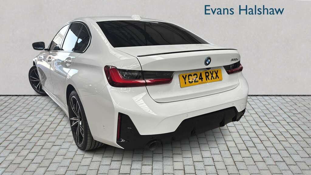 BMW 3 Series 320I M Sport White #1