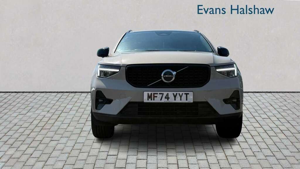 Volvo XC40 2.0 B3p Plus Dark 2024  #4