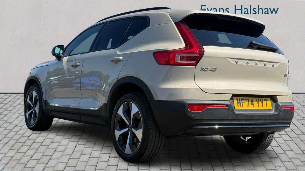 Volvo XC40 2.0 B3p Plus Dark 2024  #2