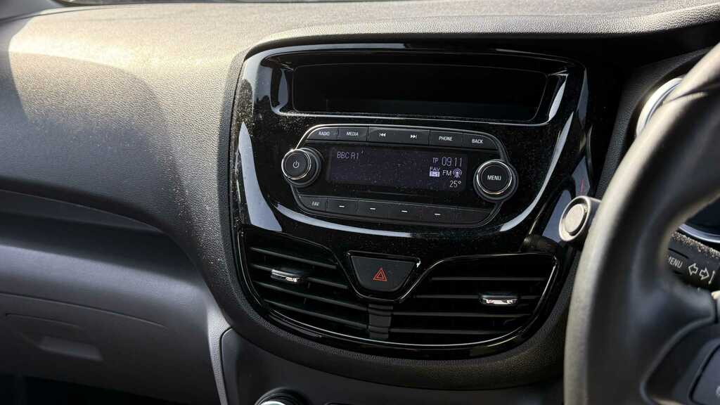 Vauxhall Viva 1.0 Sl 2017 White #3