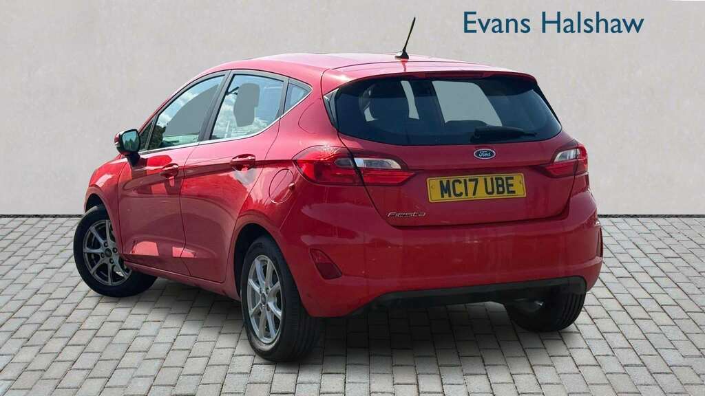 Ford Fiesta 1.1 Zetec 2017 Red #2