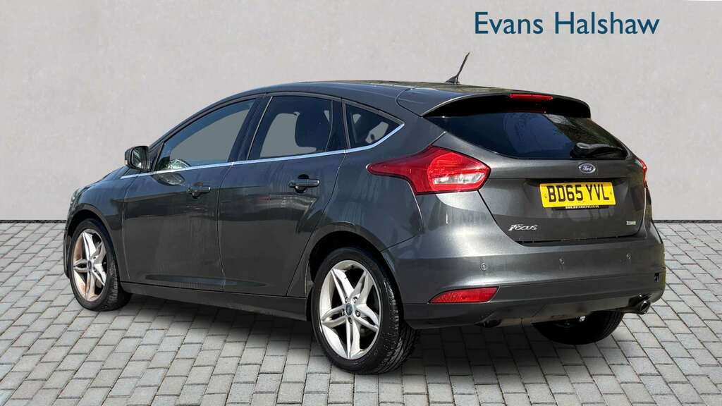 Ford Focus 1.5 Ecoboost Titanium Navigation 2015 Grey #2