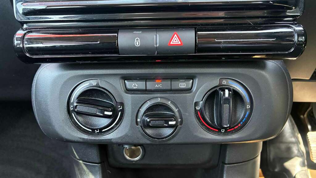 Citroen C3 1.2 Puretech 110 Shine Plus 2023 Grey #28