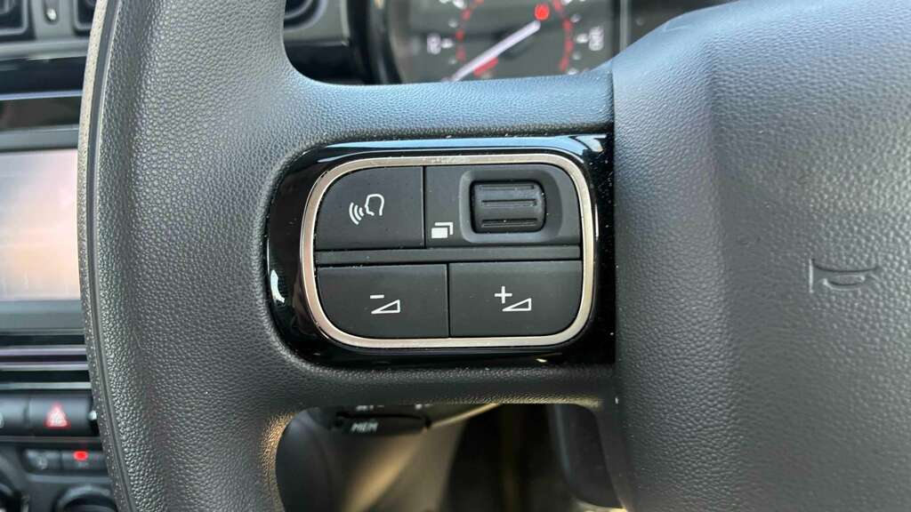 Citroen C3 1.2 Puretech 110 Shine Plus 2023 Grey #24