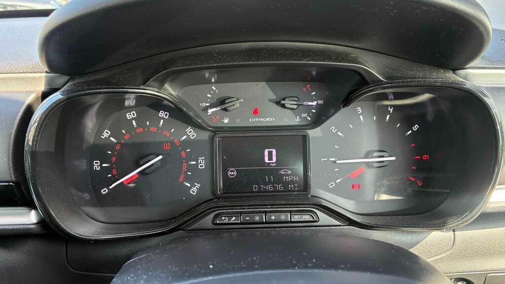 Citroen C3 1.2 Puretech 110 Shine Plus 2023 Grey #26