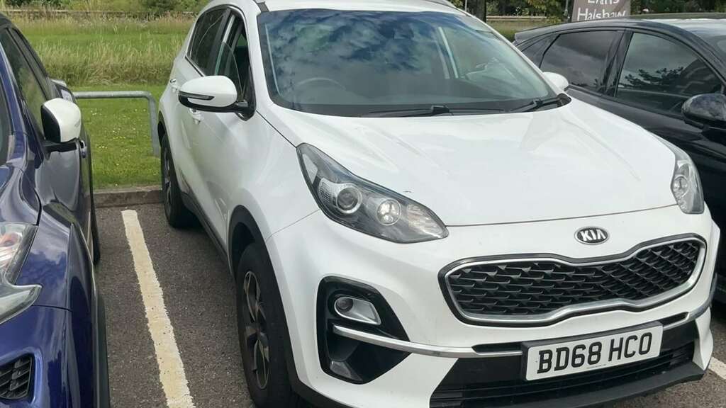 Kia Sportage  White #1