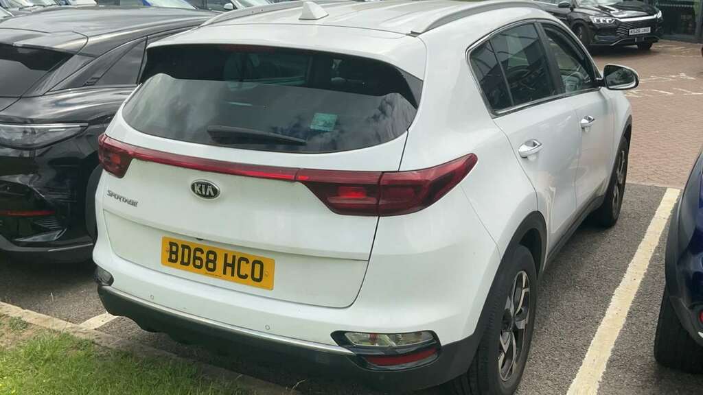 Kia Sportage  White #2