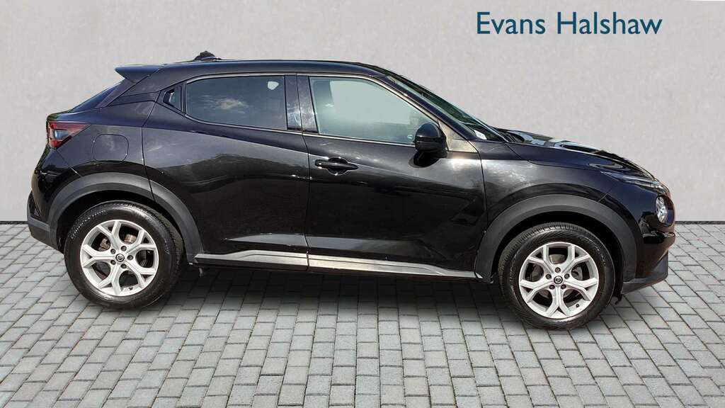 Nissan Juke N-connecta Black #2