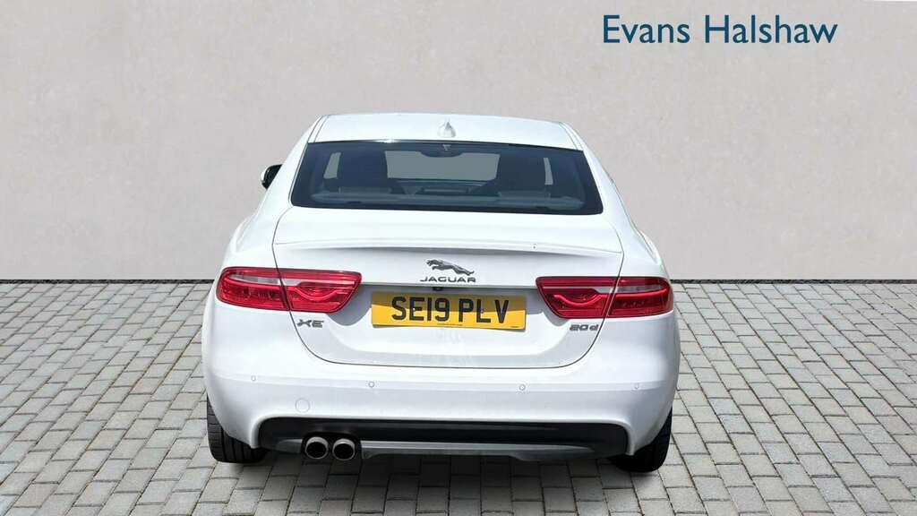Jaguar XE 2.0D 180 R-sport 2019 White #4