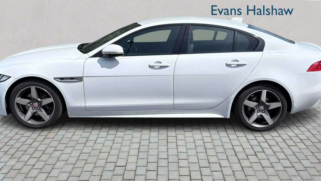 Jaguar XE 2.0D 180 R-sport 2019 White #2