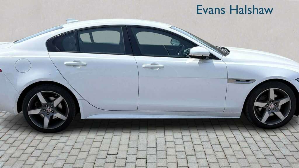 Jaguar XE 2.0D 180 R-sport 2019 White
