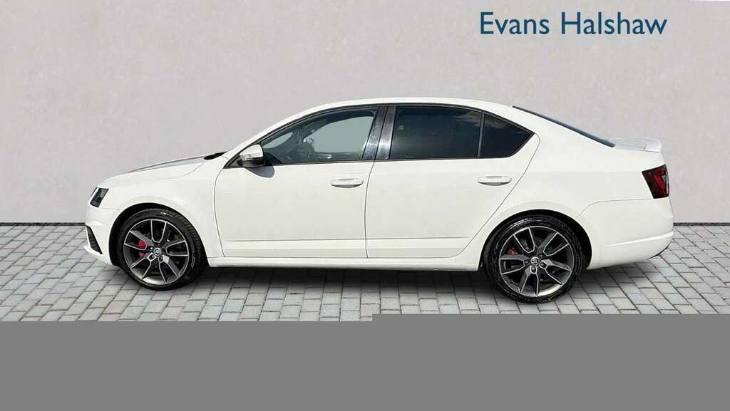 Skoda Octavia 2.0 Tdi Cr Vrs 2017 White #4