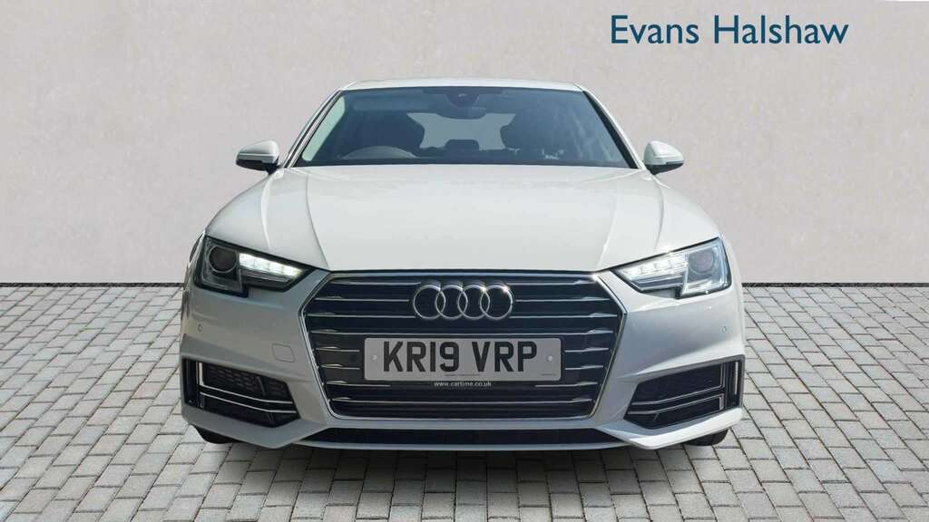 Audi A4 35 Tfsi Se 2019 White #3