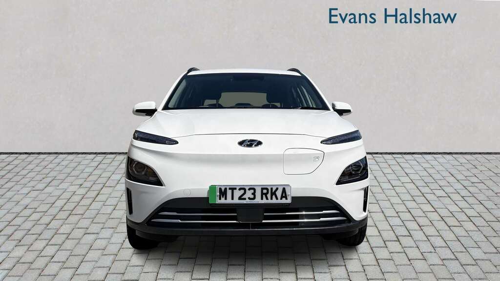 Hyundai Kona 100Kw Se Connect 39Kwh 2023 White #4