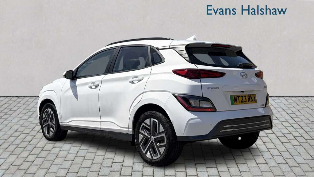 Hyundai Kona 100Kw Se Connect 39Kwh 2023 White #2