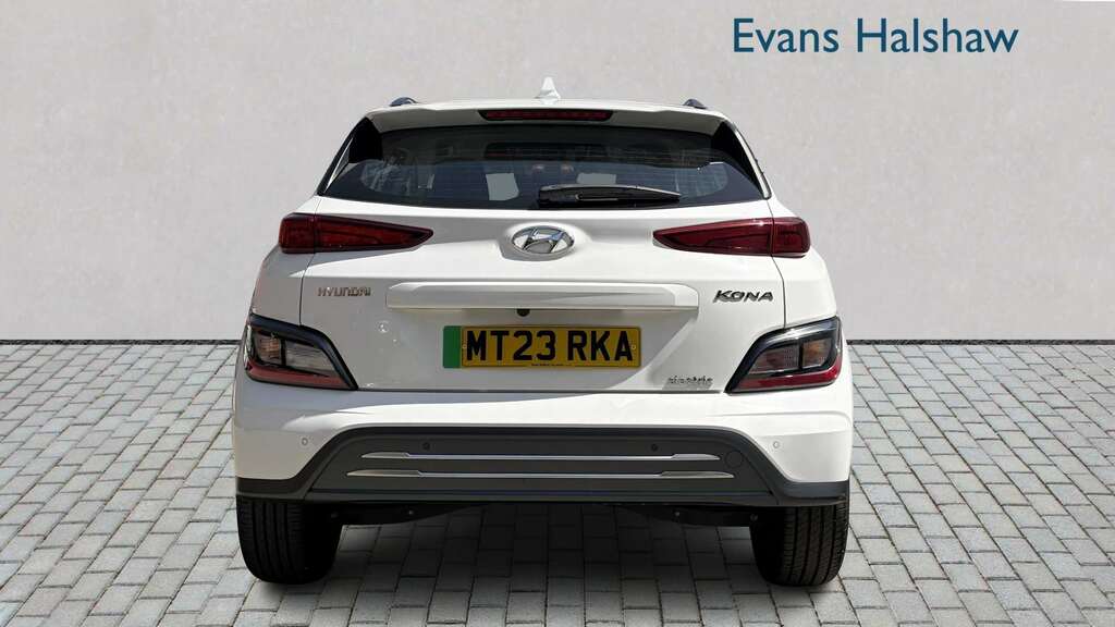 Hyundai Kona 100Kw Se Connect 39Kwh 2023 White #5