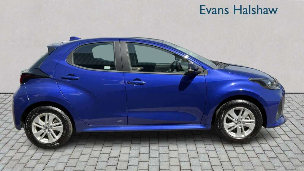Mazda 2 1.5I Hybrid Centre Line Cvt 2024 Blue #2