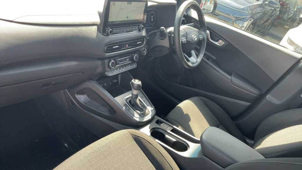 Hyundai Kona Premium Ev White #12