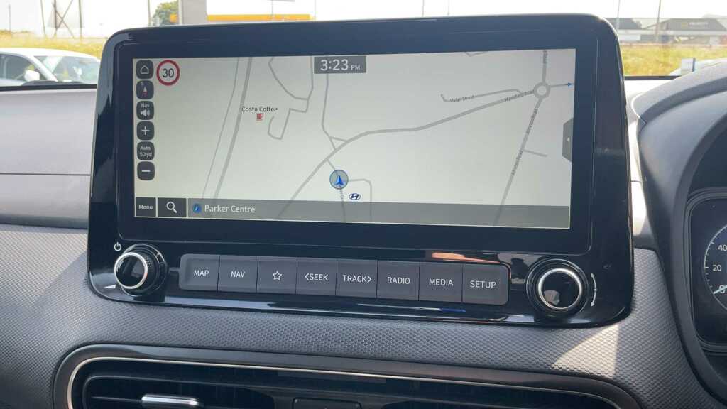 Hyundai Kona Premium Ev White #10