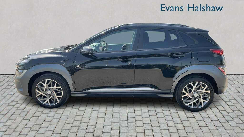 Hyundai Kona 1.6 Gdi Hybrid Premium Dct 2022 Black #3