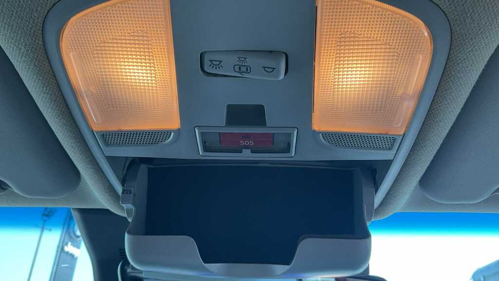Hyundai Kona Premium Ev White #18