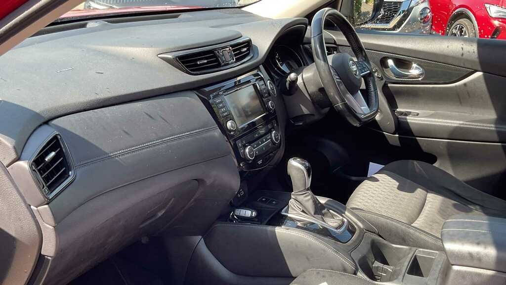 Nissan X-Trail Tekna White #15