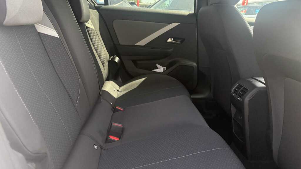 Vauxhall Astra 1.2 Turbo 130 Griffin Tech Pack Silver #10