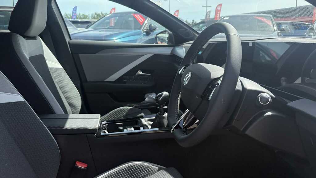 Vauxhall Astra 1.2 Turbo 130 Griffin Tech Pack Silver #8