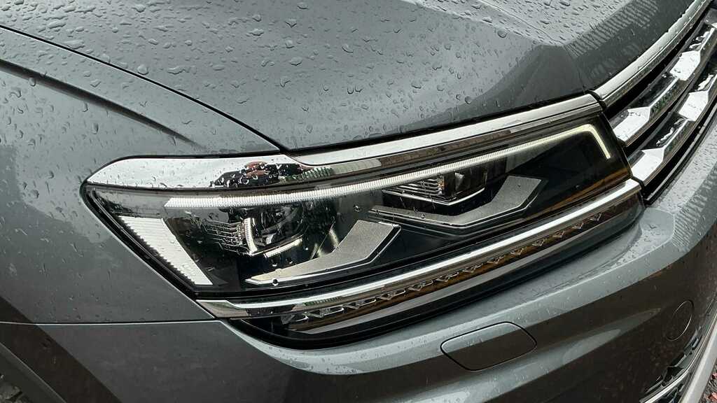 Volkswagen Tiguan Allspace Automatic Black #36