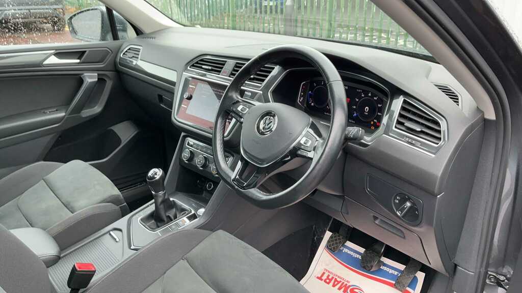 Volkswagen Tiguan Allspace Automatic Black #7