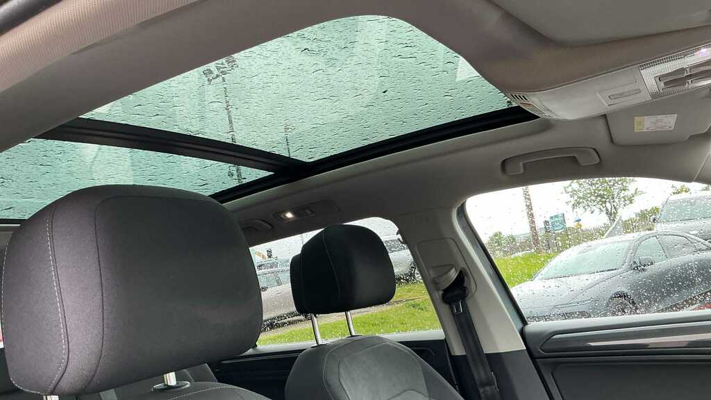Volkswagen Tiguan Allspace Automatic Black #28