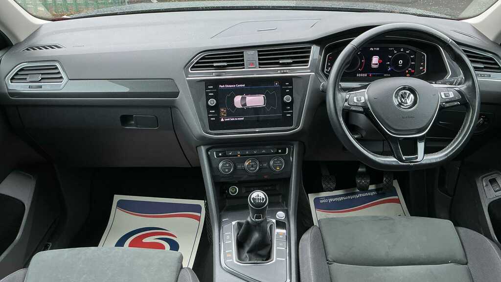 Volkswagen Tiguan Allspace Automatic Black #32