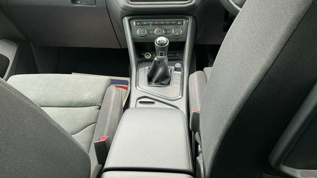 Volkswagen Tiguan Allspace Automatic Black #33