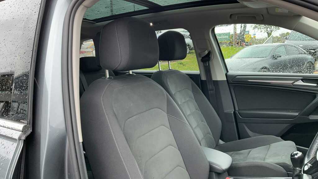 Volkswagen Tiguan Allspace Automatic Black #9