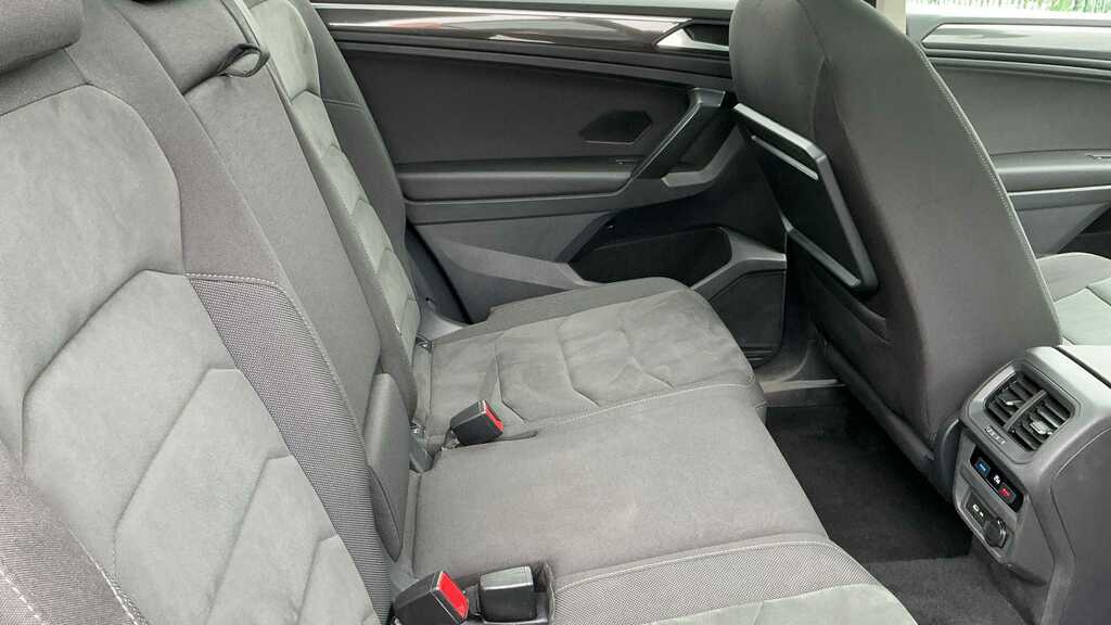 Volkswagen Tiguan Allspace Automatic Black #29