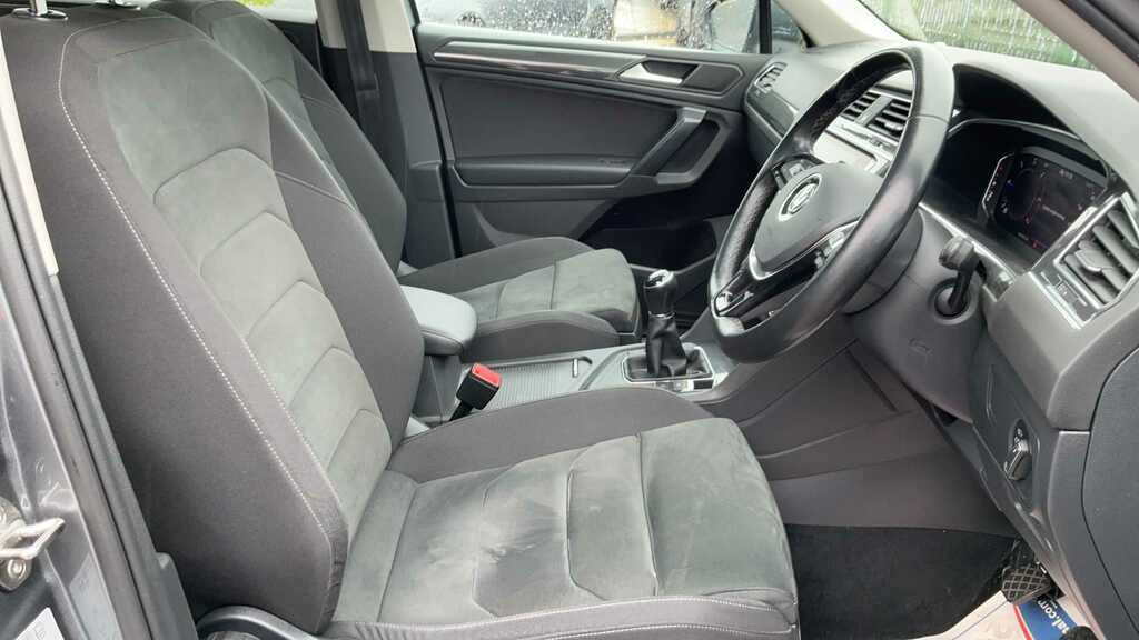 Volkswagen Tiguan Allspace Automatic Black #8