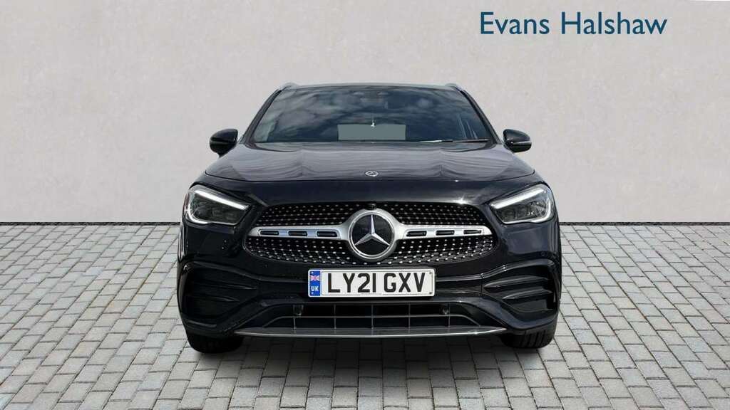 Mercedes-Benz GLA Class 180 Amg Line Premium Plus 2021 LY21GXV Black #3