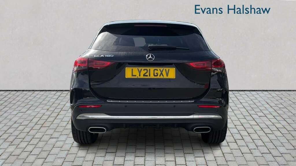 Mercedes-Benz GLA Class 180 Amg Line Premium Plus 2021 LY21GXV Black #4