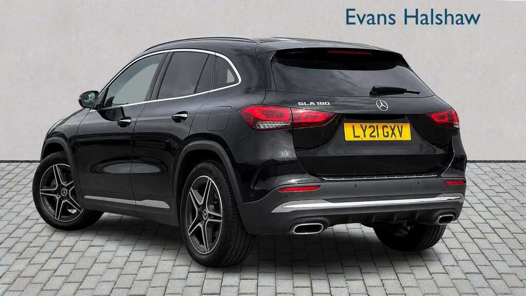 Mercedes-Benz GLA Class 180 Amg Line Premium Plus 2021 LY21GXV Black #2