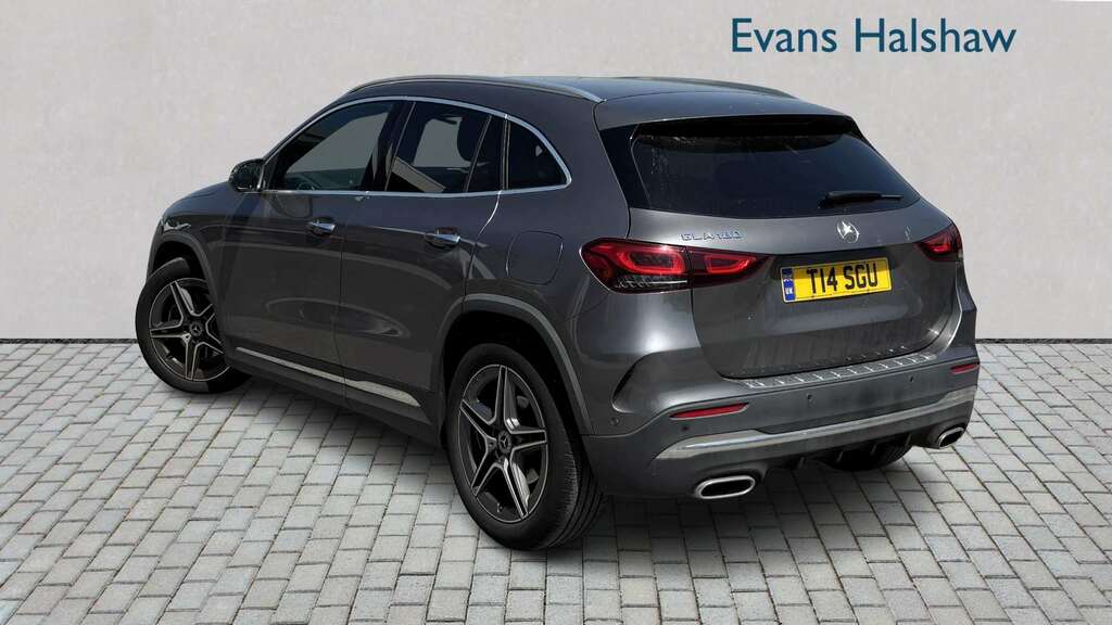 Mercedes-Benz GLA Class 200 Amg Line Executive Grey #2