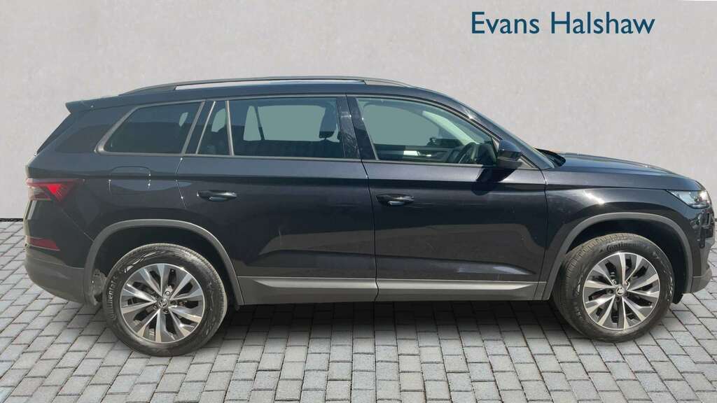 Skoda Kodiaq 1.5 Tsi Se Drive Dsg 7 Seat 2023 Black #2